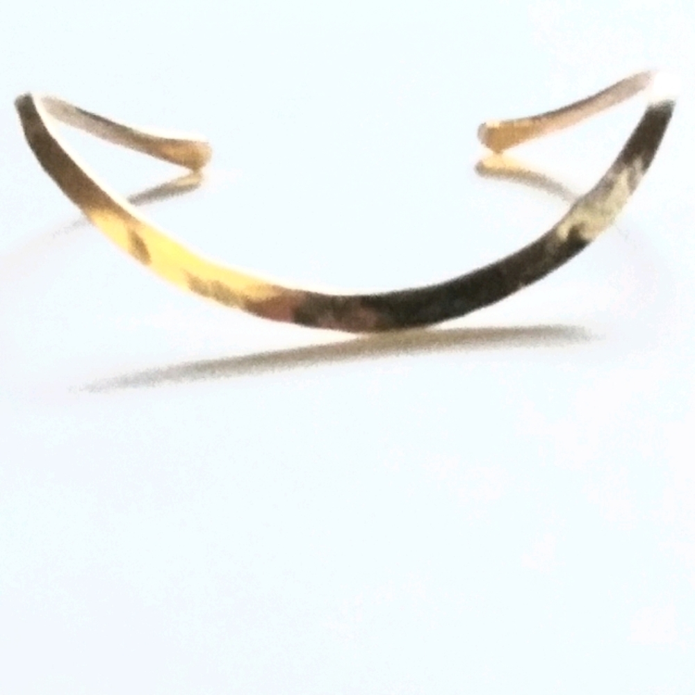 New gold elegant bracelet. Fashion jewelry.